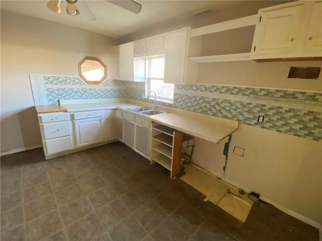 110 W Riley Street, Easton, KS 66020