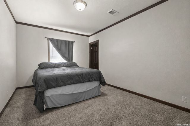 218 W 2nd St, Elmendorf, TX 78112