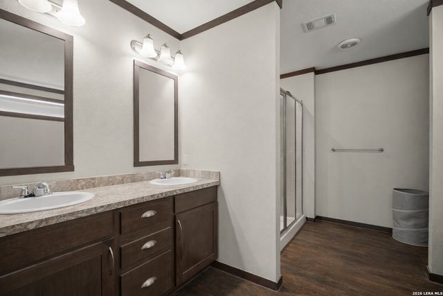 218 W 2nd St, Elmendorf, TX 78112