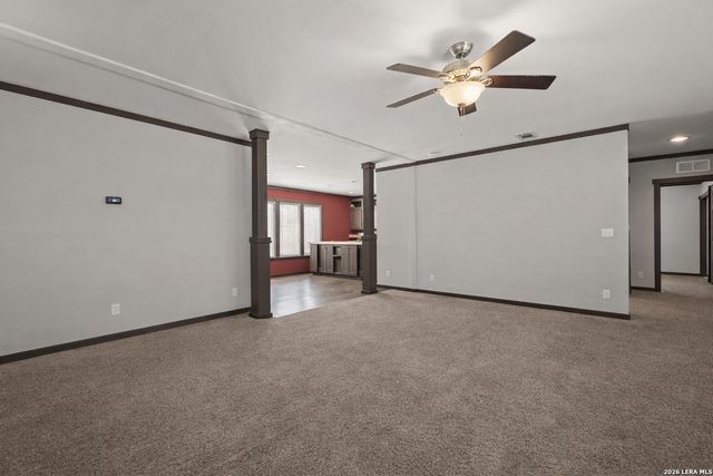 218 W 2nd St, Elmendorf, TX 78112