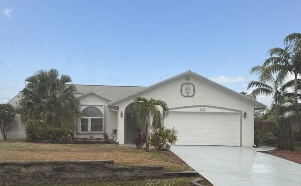 233 NE Sagamore Terrace, Port St Lucie, FL 34983