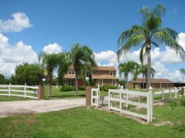 17755 Fox Trail Lane, Loxahatchee, FL 33470