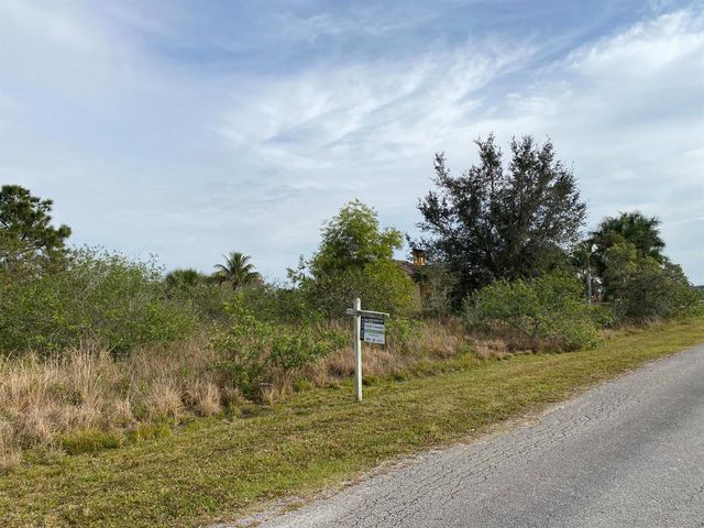 17755 Fox Trail Lane, Loxahatchee, FL 33470