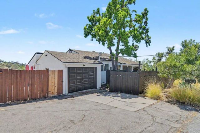 2610 Helix St., Spring Valley, CA 91977