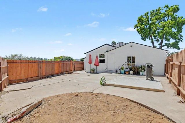2610 Helix St., Spring Valley, CA 91977