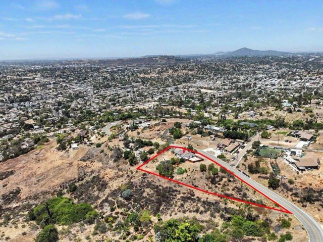 2610 Helix St., Spring Valley, CA 91977