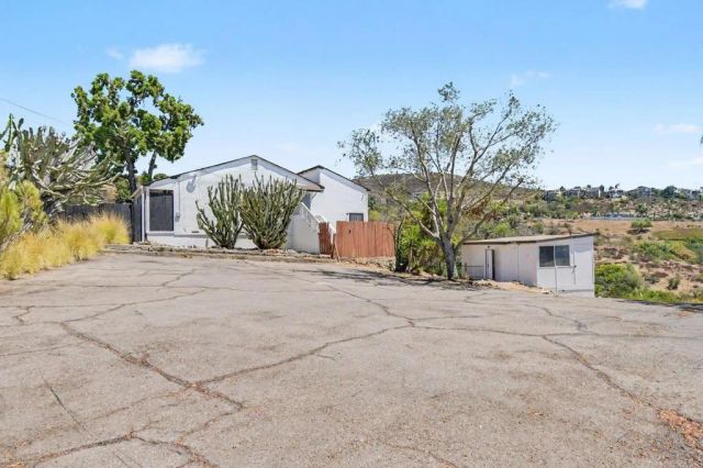 2610 Helix St., Spring Valley, CA 91977