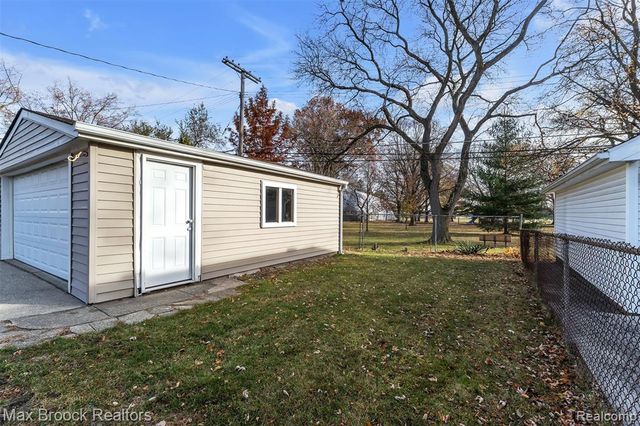 1257 S. Eton, Birmingham, MI 48009