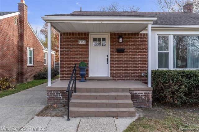 1257 S. Eton, Birmingham, MI 48009