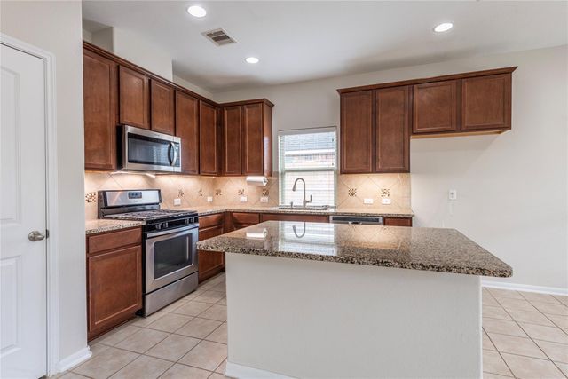 1318 Jamison Pine Drive, Pearland, TX 77581