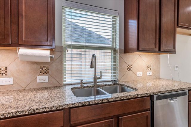 1318 Jamison Pine Drive, Pearland, TX 77581