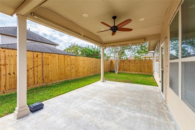 1318 Jamison Pine Drive, Pearland, TX 77581