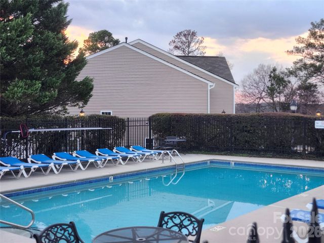 4322 Laurel Hill Lane, Charlotte, NC 28217