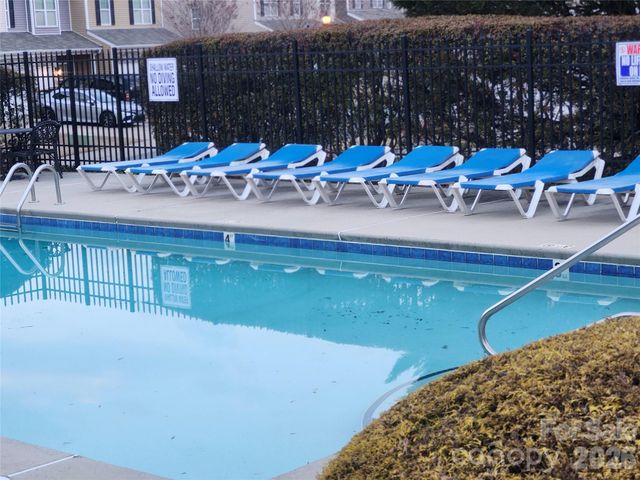 4322 Laurel Hill Lane, Charlotte, NC 28217