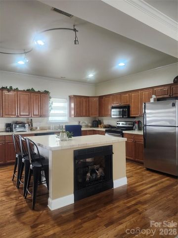 4322 Laurel Hill Lane, Charlotte, NC 28217