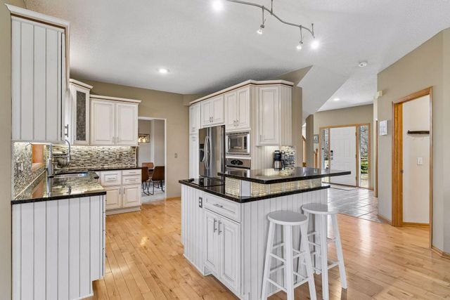 10580 Alison Way, Inver Grove Heights, MN 55077