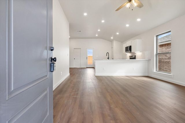 13823 Gary Avenue, Lubbock, TX 79423