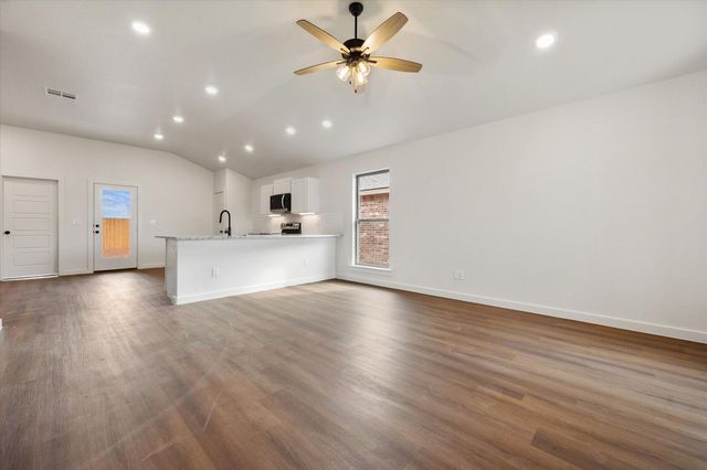 13823 Gary Avenue, Lubbock, TX 79423