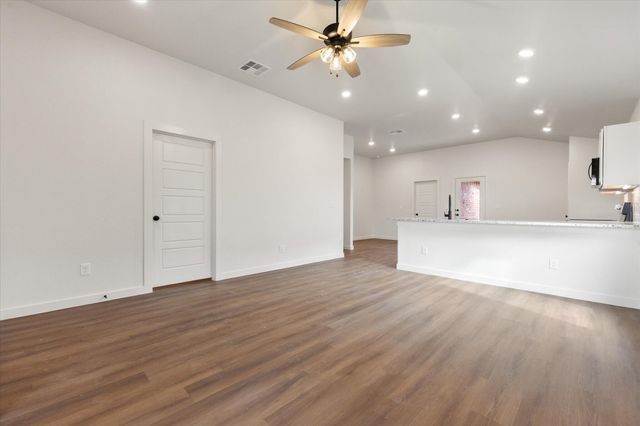 13823 Gary Avenue, Lubbock, TX 79423