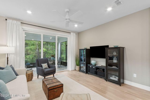 688 CONTINUUM Loop, Yulee, FL 32097