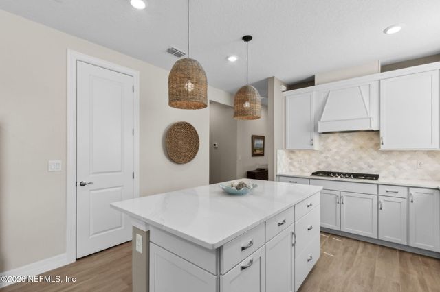 688 CONTINUUM Loop, Yulee, FL 32097