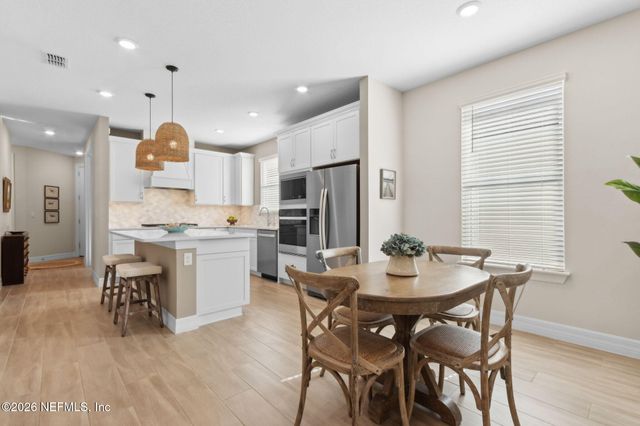 688 CONTINUUM Loop, Yulee, FL 32097