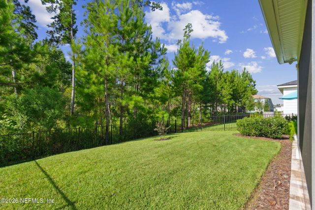 688 CONTINUUM Loop, Yulee, FL 32097