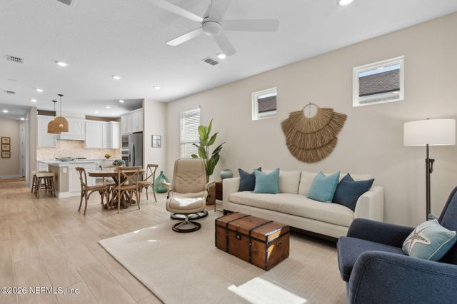 688 CONTINUUM Loop, Yulee, FL 32097