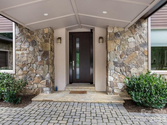 2011 Sharon Avenue, Charlotte, NC 28211