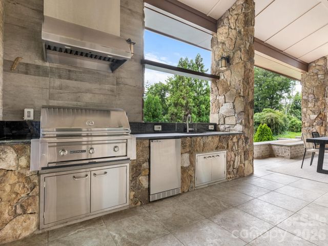 2011 Sharon Avenue, Charlotte, NC 28211