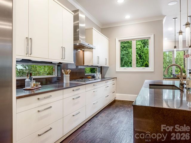 2011 Sharon Avenue, Charlotte, NC 28211