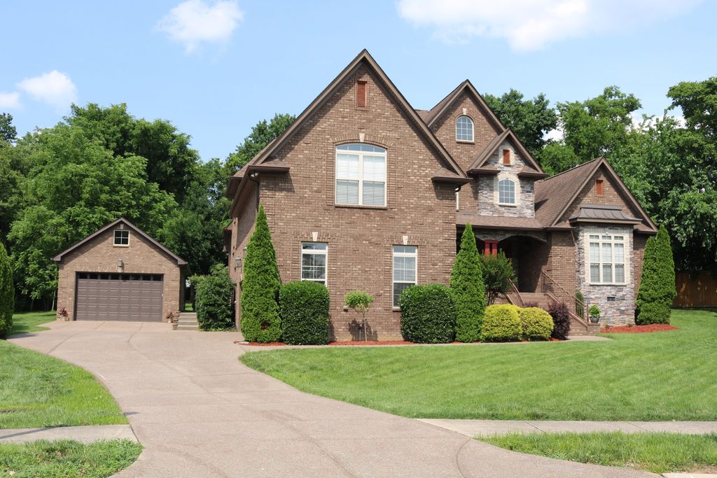 429 Acacia Grove Ln, Lebanon, TN 37087