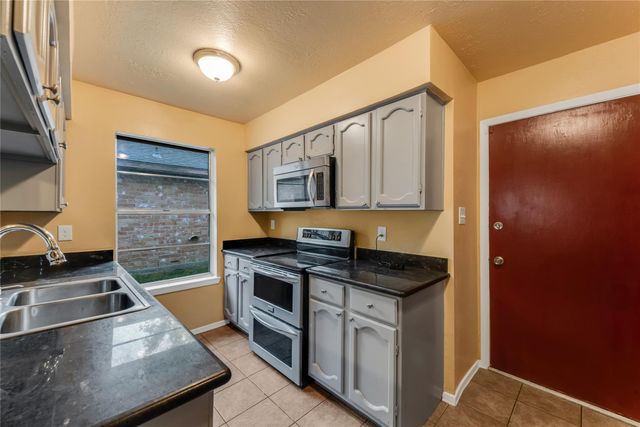 16950 Gleneagle Drive N, Conroe, TX 77385