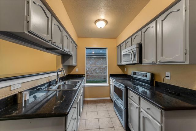 16950 Gleneagle Drive N, Conroe, TX 77385