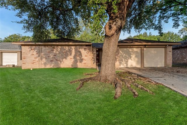 16950 Gleneagle Drive N, Conroe, TX 77385
