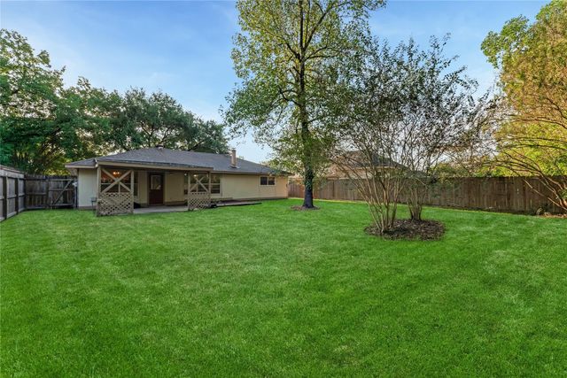 16950 Gleneagle Drive N, Conroe, TX 77385