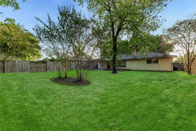 16950 Gleneagle Drive N, Conroe, TX 77385