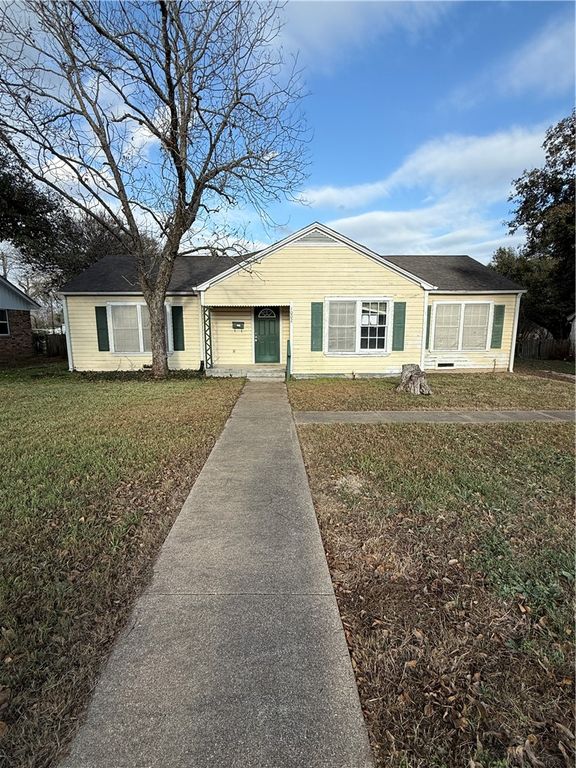1002 East 30th Street, Bryan, TX 77803