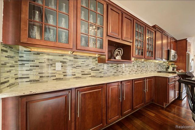 50411 Lansdowne Road, Canton, MI 48188