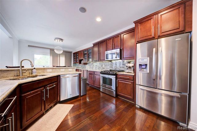 50411 Lansdowne Road, Canton, MI 48188