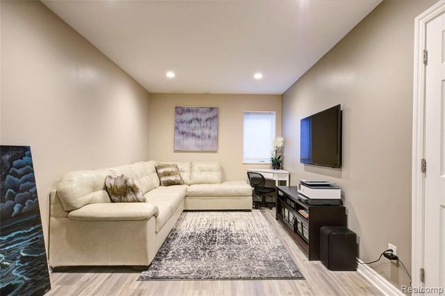 50411 Lansdowne Road, Canton, MI 48188