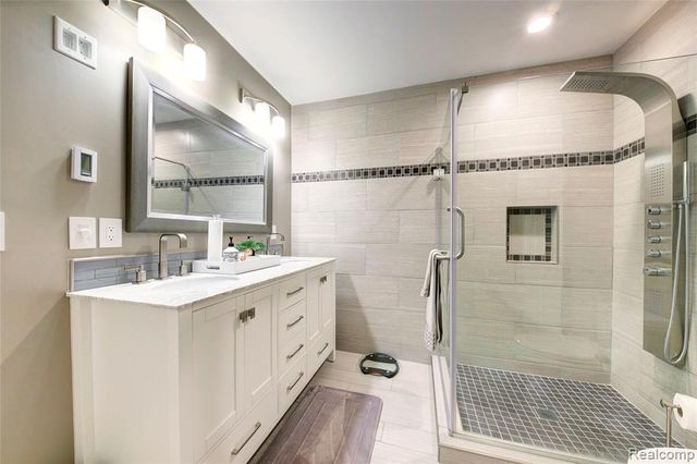 50411 Lansdowne Road, Canton, MI 48188