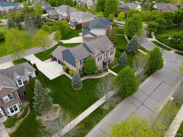 50411 Lansdowne Road, Canton, MI 48188