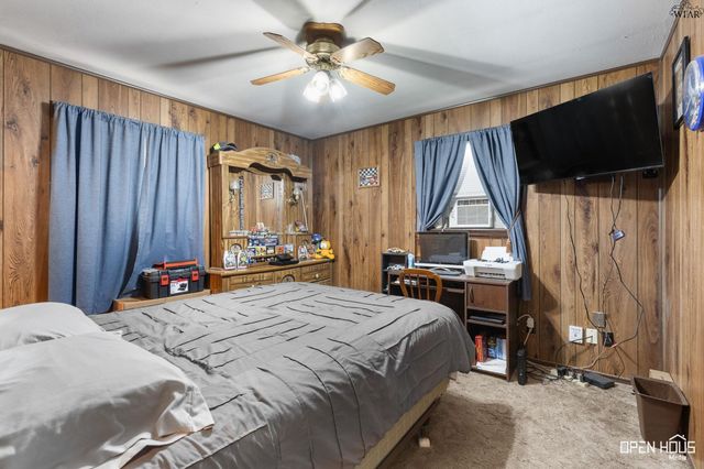 202 W VALLEY DRIVE, Iowa Park, TX 76367