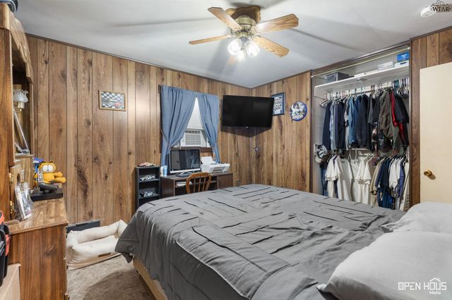 202 W VALLEY DRIVE, Iowa Park, TX 76367