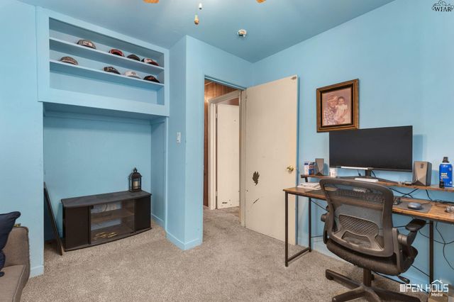 202 W VALLEY DRIVE, Iowa Park, TX 76367