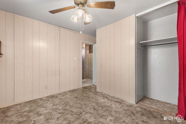 202 W VALLEY DRIVE, Iowa Park, TX 76367