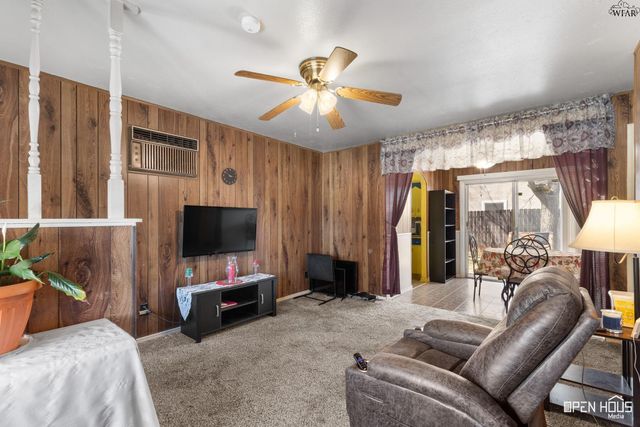 202 W VALLEY DRIVE, Iowa Park, TX 76367