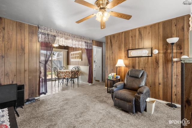 202 W VALLEY DRIVE, Iowa Park, TX 76367