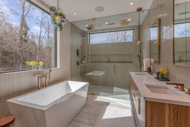 59 Garden Loop Road, Winhall, VT 05340